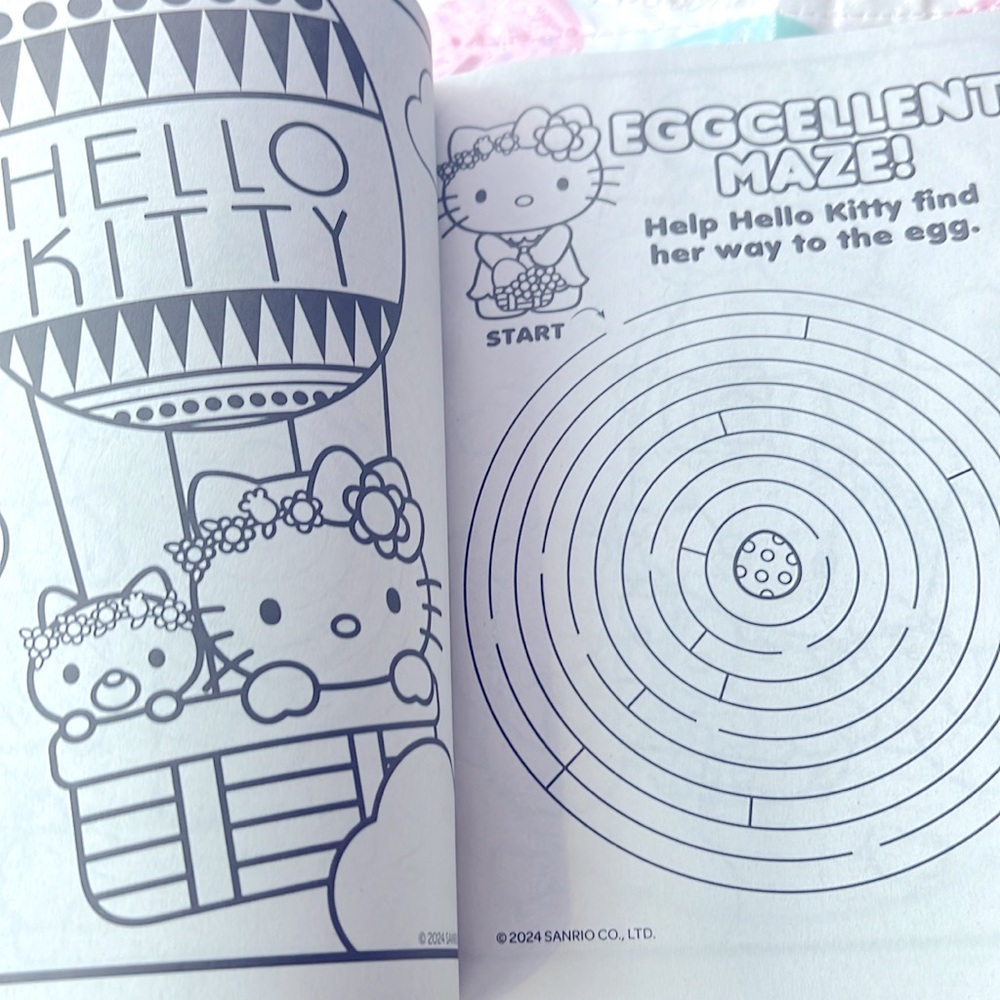 Hello Kitty Coloring Book - Picture 4 of 11